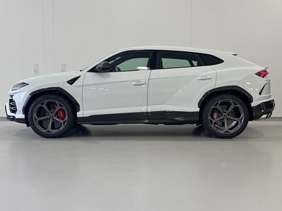 LAMBORGHINI URUS - 4