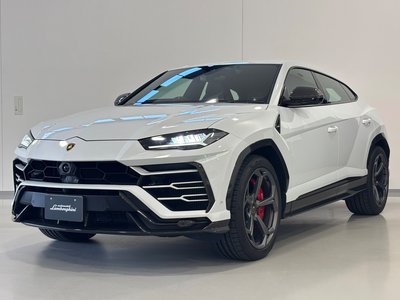 LAMBORGHINI URUS - 3