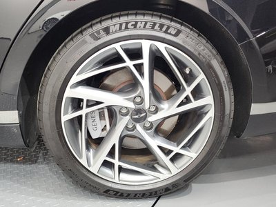 صورة 8 لـ 2022 Genesis G90 (RS4)