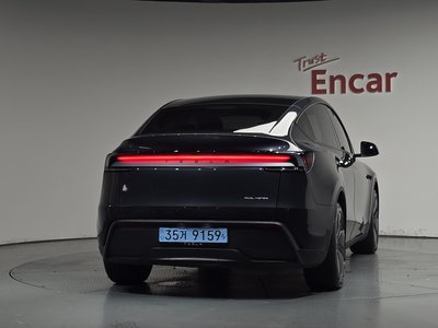 TESLA MODEL Y - 4