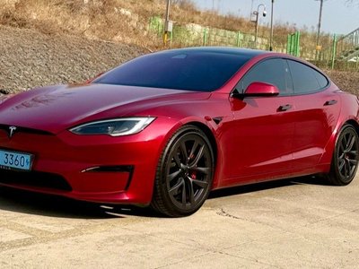 TESLA MODEL S - 1