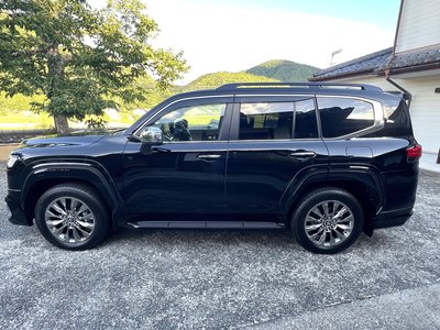 TOYOTA LAND CRUISER 300 - 8