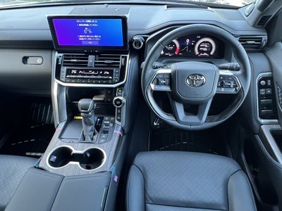 TOYOTA LAND CRUISER 300 - 2