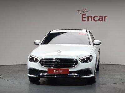 MERCEDES-BENZ E-CLASS - 2