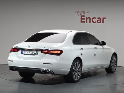 MERCEDES-BENZ E-CLASS - 5