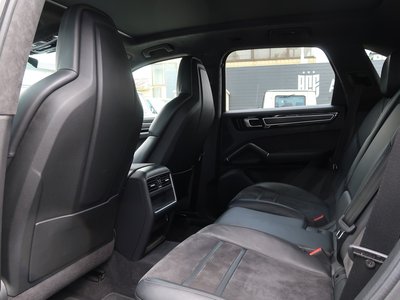 صورة مصغرة 12 لـ 2021 Porsche CAYENNE