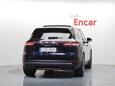 PORSCHE CAYENNE - 4