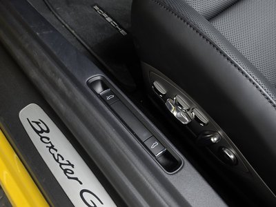 2022 Porsche 718 thumbnail 31