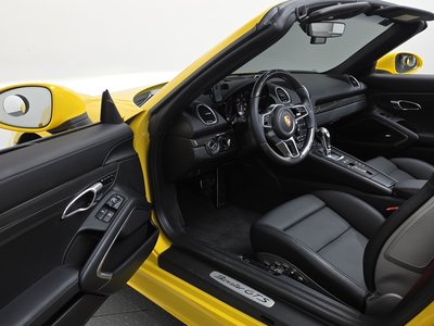 2022 Porsche 718 thumbnail 13