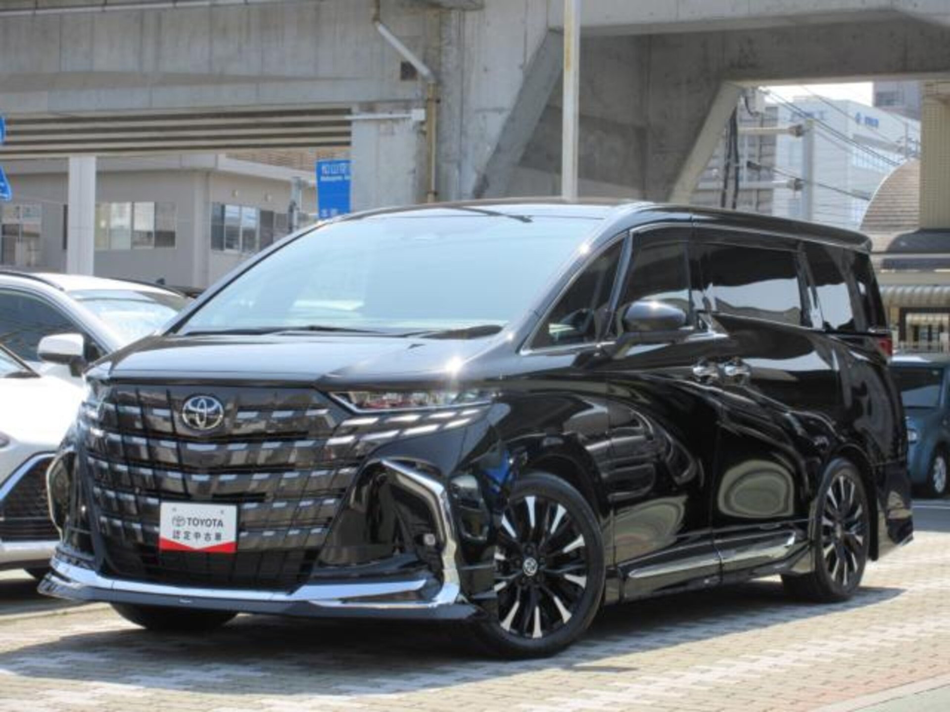 TOYOTA ALPHARD - View 1