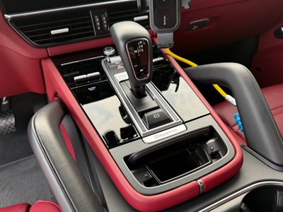 PORSCHE CAYENNE - 10