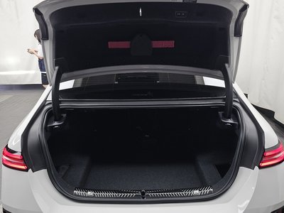 2025 BMW 5 SERIES 缩略图 26