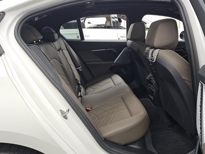 2025 BMW 5 SERIES 缩略图 18