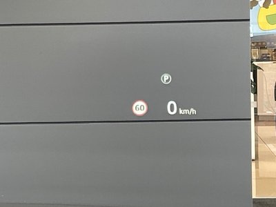 LAND ROVER DEFENDER - 7