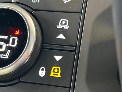 LAND ROVER DEFENDER - 5