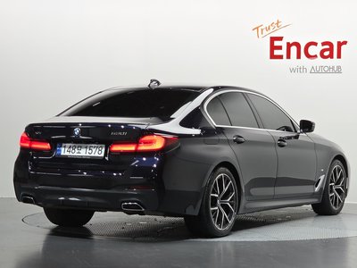 2022 BMW 5 SERIES 照片 2