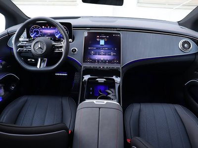 MERCEDES-BENZ EQS - 7