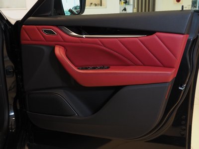 2023 Maserati LEVANTE thumbnail 11