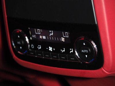 2023 Maserati LEVANTE thumbnail 26