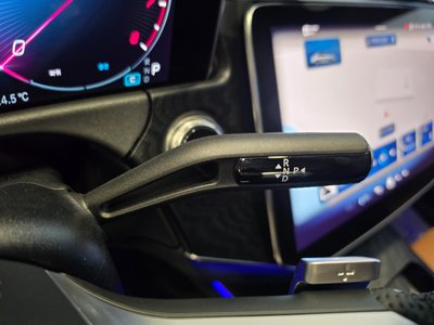 MERCEDES-BENZ E-CLASS - 9