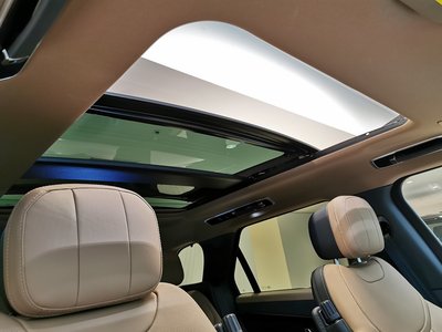 2025 LAND Rover RANGE ROVER SPORT photo 3