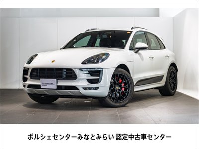 PORSCHE MACAN - 1