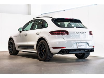 PORSCHE MACAN - 2