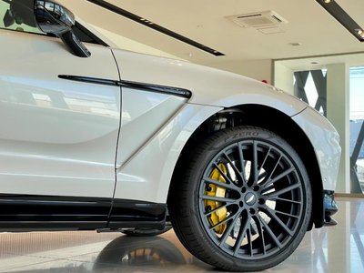 صورة 8 لـ 2026 Aston Martin DBX