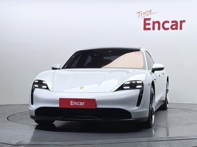 2022 Porsche TAYCAN 照片 2