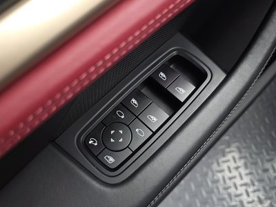 صورة مصغرة 34 لـ 2022 Porsche TAYCAN
