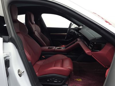 صورة مصغرة 16 لـ 2022 Porsche TAYCAN