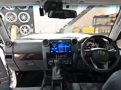 TOYOTA LAND CRUISER - 9