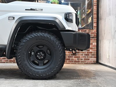 TOYOTA LAND CRUISER - 7