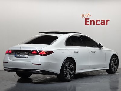 MERCEDES-BENZ E-CLASS - 4