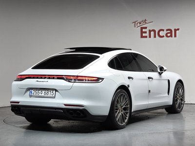 PORSCHE PANAMERA - 4