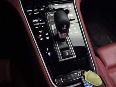 PORSCHE PANAMERA - 9