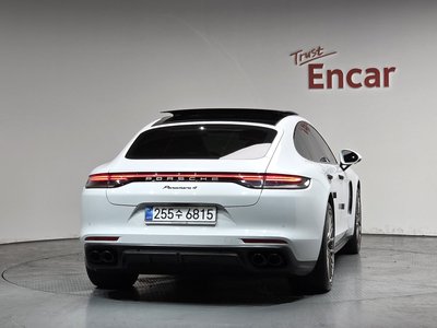 PORSCHE PANAMERA - 3