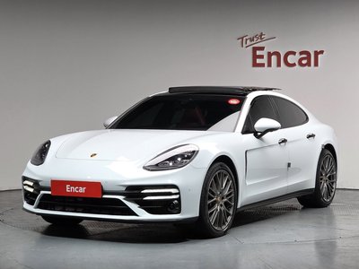 PORSCHE PANAMERA - 1