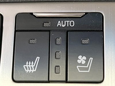 TOYOTA LAND CRUISER 200 - 8