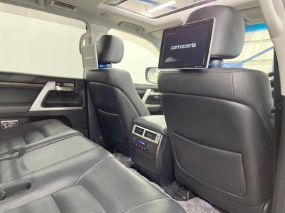 TOYOTA LAND CRUISER 200 - 6