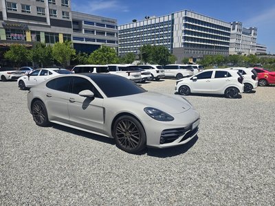 2022 Porsche PANAMERA 照片 2