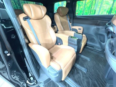 صورة 10 لـ 2024 Toyota VELLFIRE