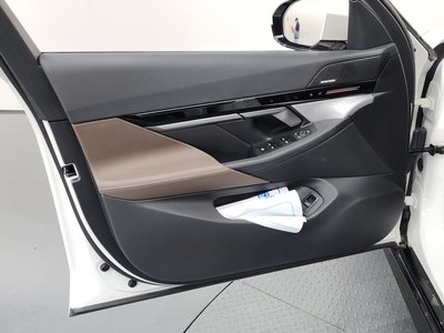 صورة مصغرة 14 لـ 2024 BMW 5 SERIES