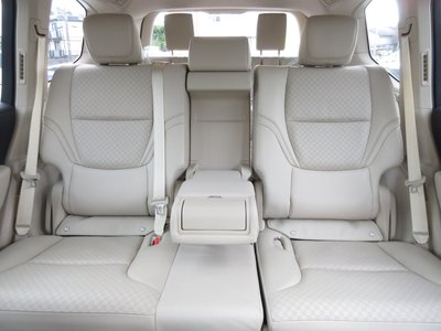 2023 Toyota LAND CRUISER 300 — миниатюра 12