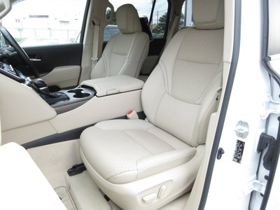 2023 Toyota LAND CRUISER 300 — миниатюра 11