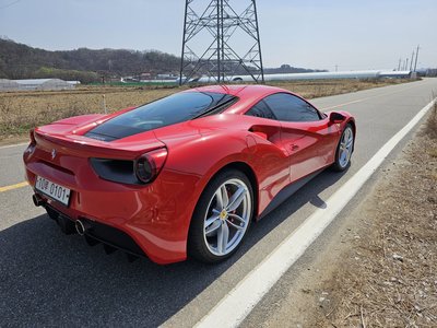 FERRARI 488 GTB - 8
