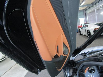2017 Mclaren 720S 照片 33