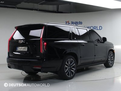 2023 Cadillac ESCALADE 5TH GENERATION photo 4