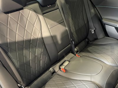 MERCEDES-BENZ E-CLASS - 10