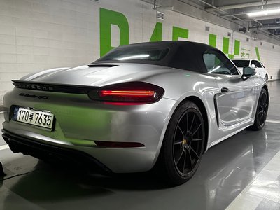 صورة 2 لـ 2023 Porsche 718